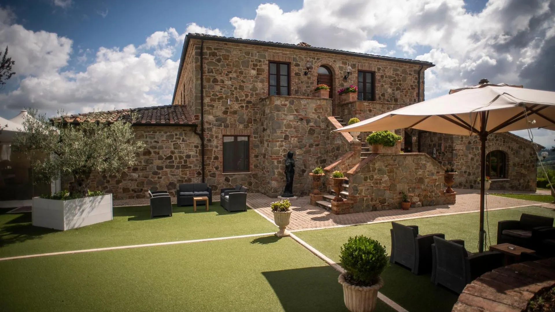 Poggio Paradiso Resort & Spa Montefollonico Italien