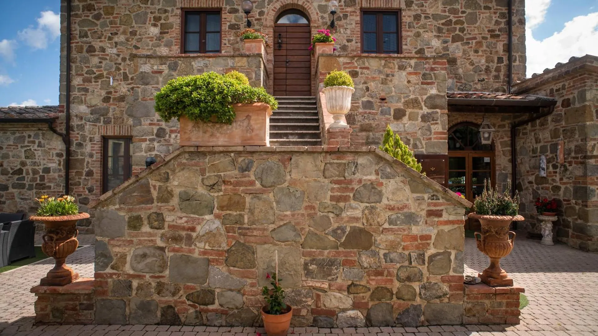 Poggio Paradiso Resort & Spa Montefollonico Italy